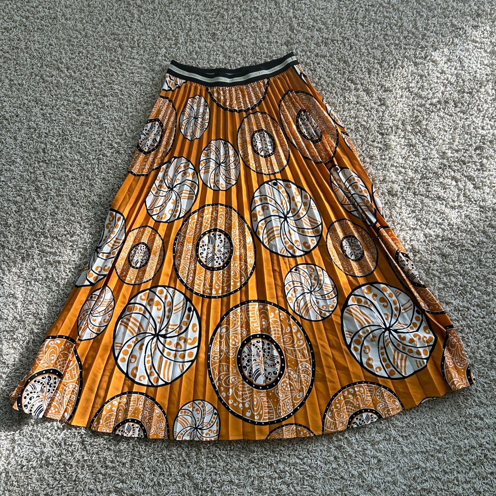 NWT Ann Taylor Factory Womens Size 4 Orange + White + Black Patterned Maxi Skirt